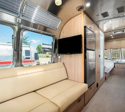 Stardust Airstream 2021 Flying Cloud