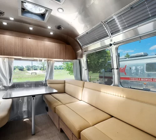 Stardust Airstream 2021 Flying Cloud