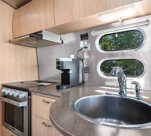 Stardust Airstream 2020 Flying Cloud4