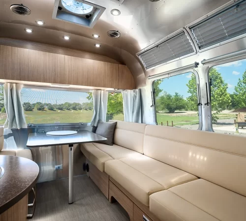 Stardust Airstream 2020 Flying Cloud6