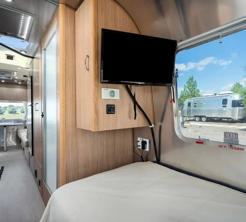 Stardust Airstream 2020 Flying Cloud7