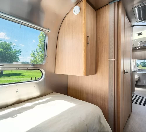 Stardust Airstream 2020 Flying Cloud9